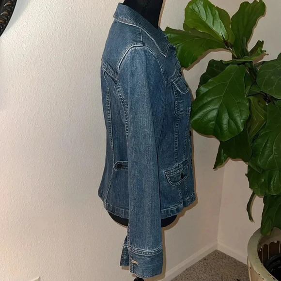 J. Jill Women’s Blue Demin Distressed Stretch Jean Jacket Coat Size Small - Picture 5 of 16